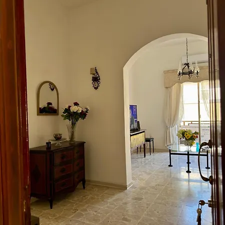 Seaview Luxury Flat 4 Bedrooms شقة