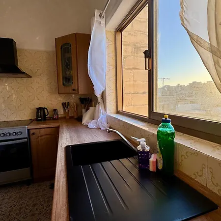 Seaview Luxury Flat 4 Bedrooms سليمة