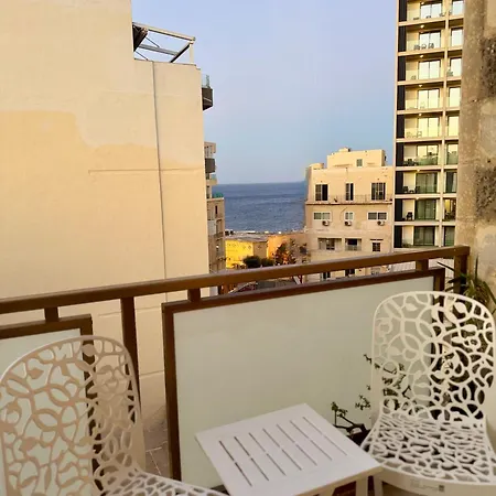 Seaview Luxury Flat 4 Bedrooms * سليمة